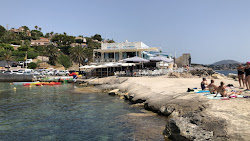 Cala Les Bassetes'in fotoğrafı ve yerleşim
