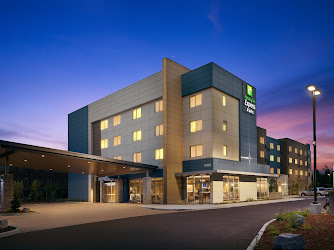 Holiday Inn Express & Suites Portland Airport, an IHG Hotel