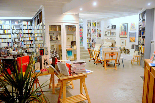 Librairie La Manufacture & Eclectic galerie à Montolieu