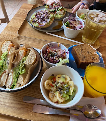 Bluebird coffee shop, bagels, salads, pâtisseries & cookies à Rennes