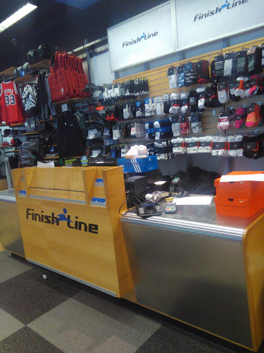 Shoe Store «Finish Line», reviews and photos, 4999 Old Orchard Shop Center East Ring Rd E16, Skokie, IL 60077, USA