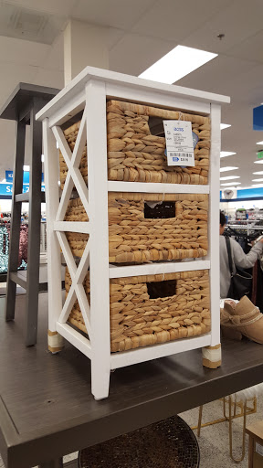 Clothing Store «Ross Dress for Less», reviews and photos, 1316 Butterfield Rd, Downers Grove, IL 60515, USA