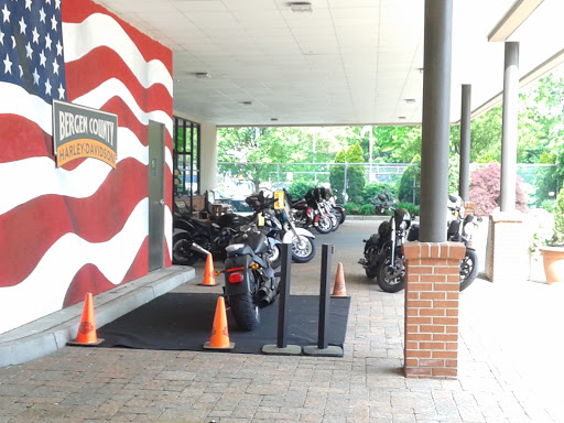 Harley-Davidson Dealer «Bergen County Harley-Davidson (Service Opens 9am)», reviews and photos, 124 Essex St, Rochelle Park, NJ 07662, USA