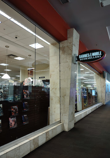 Book Store «Barnes & Noble», reviews and photos, 1317 Lloyd Center, Portland, OR 97232, USA