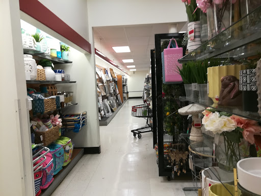 Department Store «T.J. Maxx», reviews and photos, 95 Storrs Rd, Willimantic, CT 06226, USA