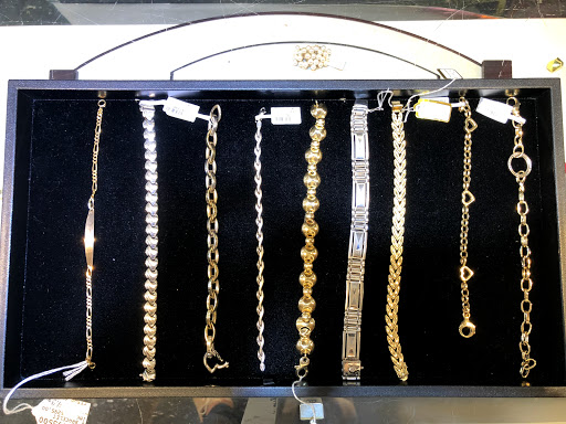 Pawn Shop «Cesar Chavez Pawn & Jewelry», reviews and photos, 2209 East Cesar E Chavez Avenue, Los Angeles, CA 90033, USA