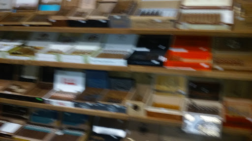 Tobacco Shop «Cigar House & Discount», reviews and photos, 1720 N Moorpark Rd, Thousand Oaks, CA 91360, USA