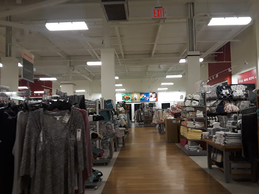 Department Store «T.J. Maxx», reviews and photos, 20 Chapel View Blvd, Cranston, RI 02920, USA