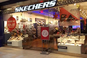 SKECHERS Retail image