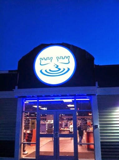 Bull Moose, 219 Waterman Dr, South Portland, ME 04106, USA, 