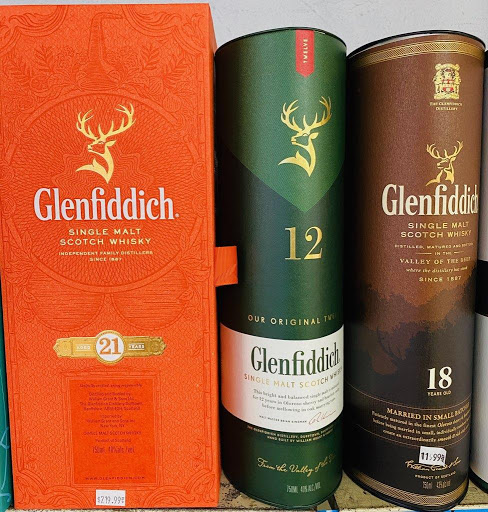 Liquor Store «Dalal Food & Liquor», reviews and photos, 414 N State St, Chicago, IL 60654, USA