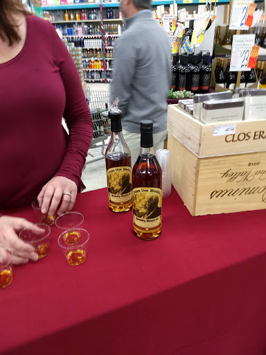 Liquor Store «Morris Plains Bottle King», reviews and photos, 246 Littleton Rd, Morris Plains, NJ 07950, USA