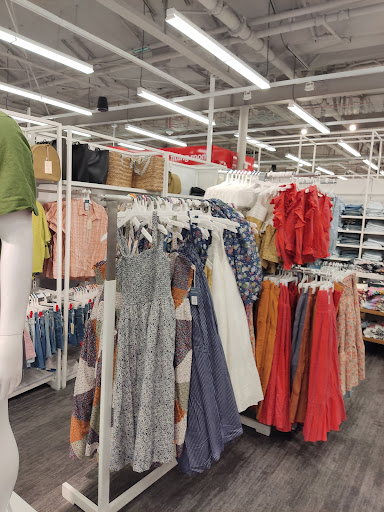 Shopping Mall «Sugar House Shopping Center», reviews and photos, 2274 S 1300 E, Salt Lake City, UT 84106, USA