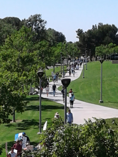 Park «Mike Ward Community Park Woodbridge», reviews and photos, 20 Lake Rd, Irvine, CA 92604, USA