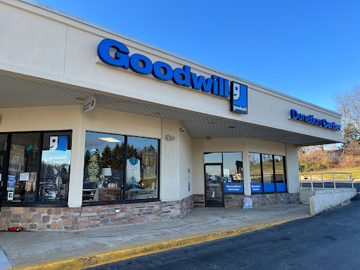 Thrift Store «Goodwill Boutique & Donation Center», reviews and photos, 235 Lancaster Ave, Frazer, PA 19355, USA