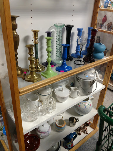 Thrift Store «Freedom Treasures Resale Store», reviews and photos, 7570 Cooley Lake Rd, Waterford Twp, MI 48327, USA