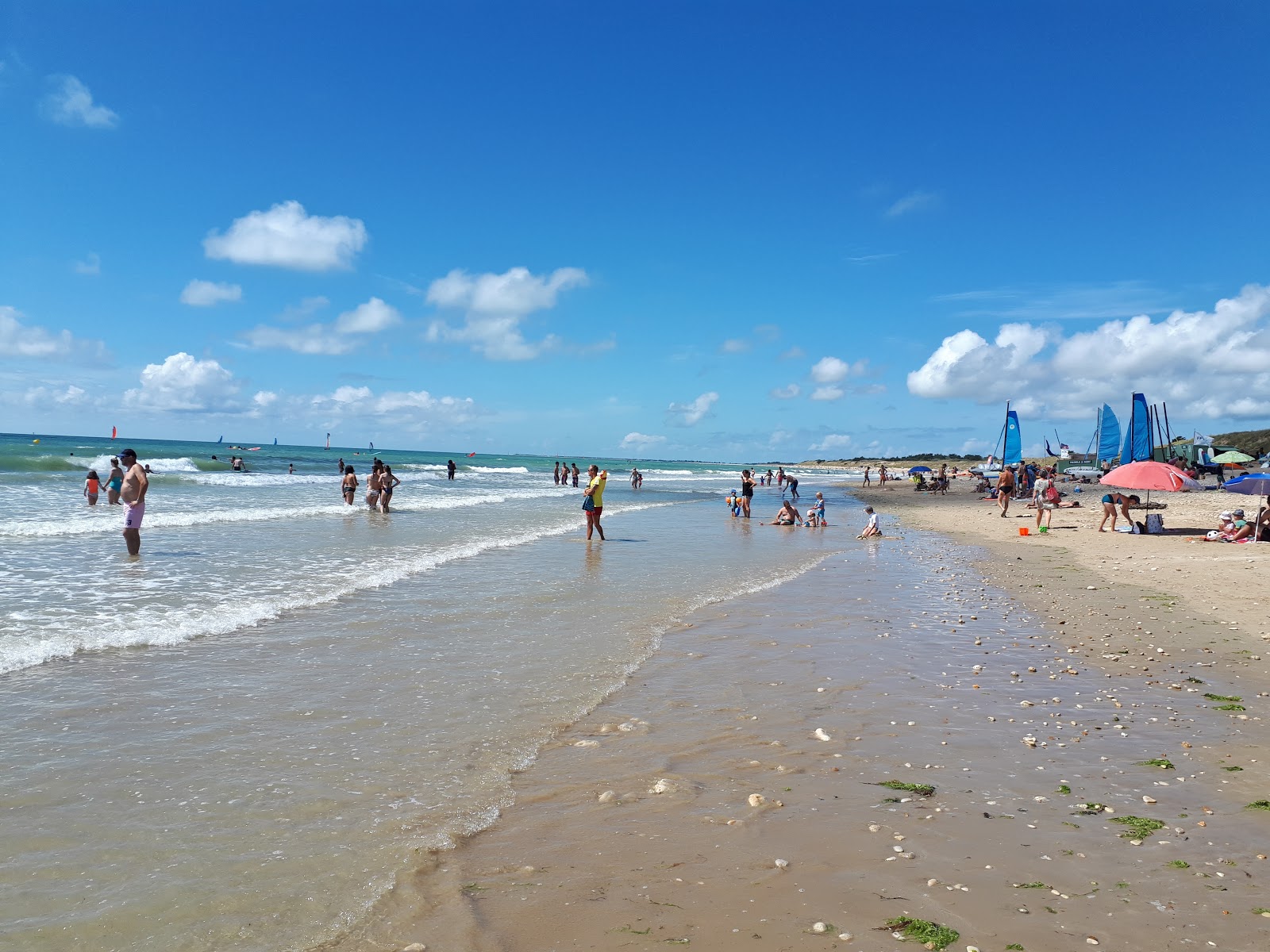 Zdjęcie Gros Joncs beach z powierzchnią beżowy piasek