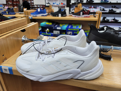 Clothing Store «V.I.M.», reviews and photos, 863 Broad St, Newark, NJ 07102, USA