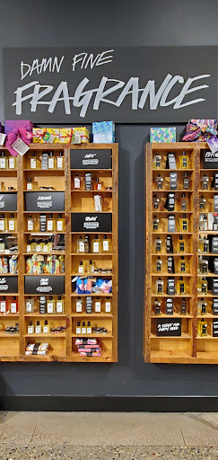 Cosmetics Store «Lush», reviews and photos, 112 E Broadway, Bloomington, MN 55425, USA