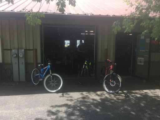 Bicycle Store «Crystal Lake Ski & Bike», reviews and photos, 905 Pyott Rd, Crystal Lake, IL 60014, USA