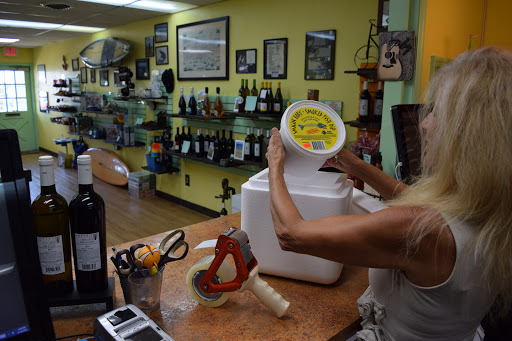 Mailbox Rental Service «United Postal Center Plus», reviews and photos, 3032 E Commercial Blvd, Fort Lauderdale, FL 33308, USA