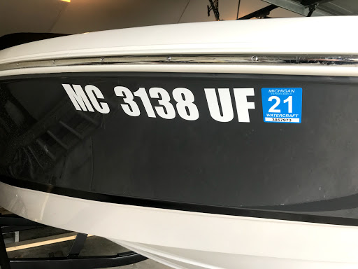 Green Light Graphics, Inc., 169 Clarkston Rd, Lake Orion, MI 48362, USA, 