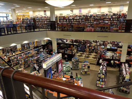 Book Store «Barnes & Noble», reviews and photos, 600 Burr Ln, Lake Grove, NY 11755, USA