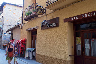 Bar Restaurante Regis - Calle de Santiago Hernández Ruiz, 17, 44580 Valderrobres, Teruel, Spain