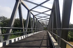 Jembatan Lengking-Tanjung image