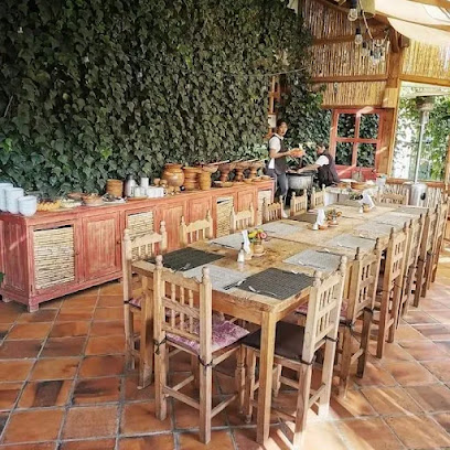 Restaurante Xic Xanac - Interior hotel Xic Xanac, Eloxochitlán, 73310 Zacatlán, Pue., Mexico