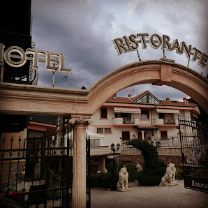Hotel Ristorante Da Valerio C.V.M. Soc. Coop. Via Salaria per Roma, 4, 02010 Santa Rufina RI, Italia