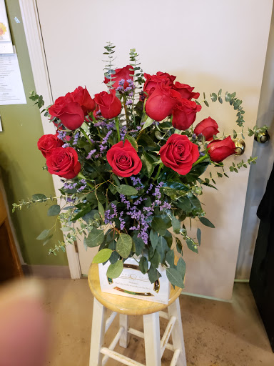 Florist «Country Gardens Blair Florist», reviews and photos, 1502 Washington St, Blair, NE 68008, USA