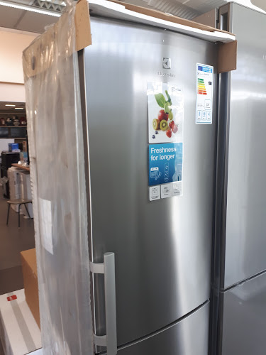 Opinii despre Elektro Moha Műszaki în Tamási - Elektronikai szaküzlet