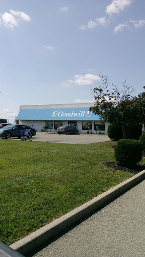 Thrift Store «Beechmont Goodwill Store», reviews and photos, 4051 Commercial Blvd, Cincinnati, OH 45245, USA