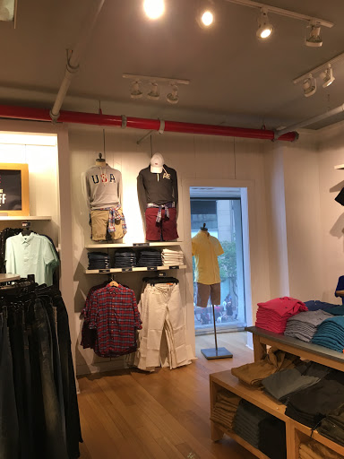 Clothing Store «AEO Factory & Aerie Store», reviews and photos, 442 Fulton St, Brooklyn, NY 11201, USA