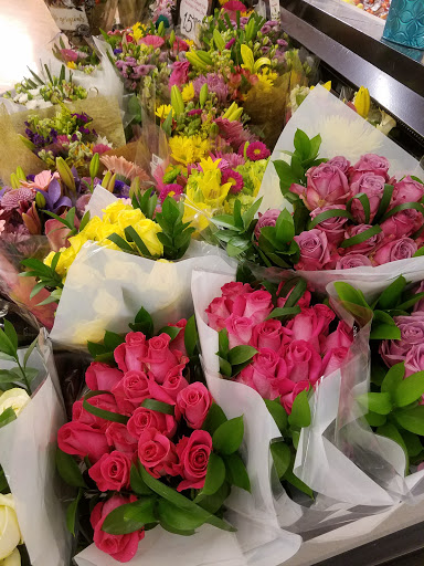 Shopping Mall «Rose Hill Shopping Center», reviews and photos, 600 Columbus Ave, Thornwood, NY 10594, USA