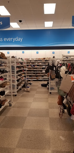Clothing Store «Ross Dress for Less», reviews and photos, 6901 W Grand Ave, Gurnee, IL 60031, USA