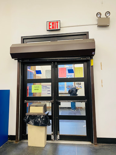 Post Office «United States Postal Service», reviews and photos, 10628 Queens Blvd, Forest Hills, NY 11375, USA