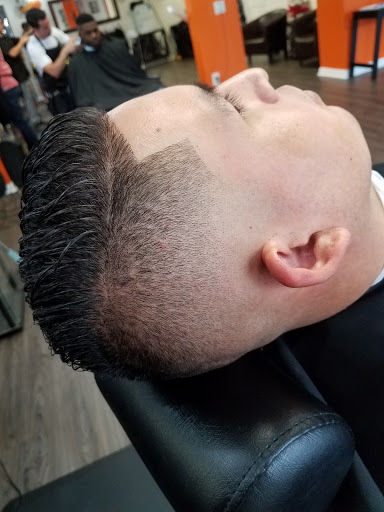 Barber Shop «DCB Barber Shop - Barber Shop Hispano», reviews and photos, 1545 E Olive Rd, Pensacola, FL 32514, USA