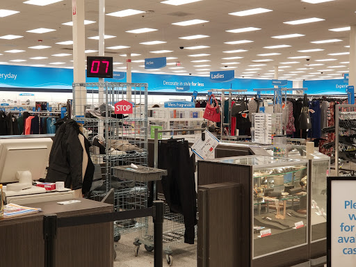 Clothing Store «Ross Dress for Less», reviews and photos, 701 N Milwaukee Ave, Vernon Hills, IL 60061, USA