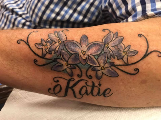 Tattoo Shop «Head 2 Toe Tattoos», reviews and photos, 3008 W Lawrence Ave, Chicago, IL 60625, USA