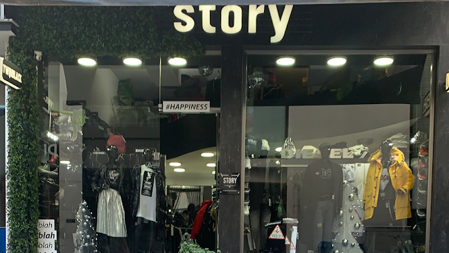 https://storyclubwear.gr/