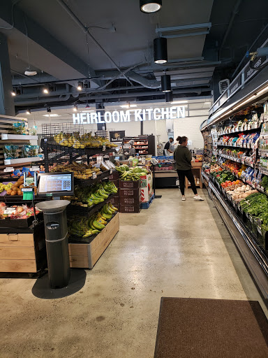 GIANT Heirloom Market