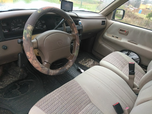 Used Car Dealer «Rolling Wheels Inc», reviews and photos, 125 E Sunrise Blvd, Fort Lauderdale, FL 33304, USA