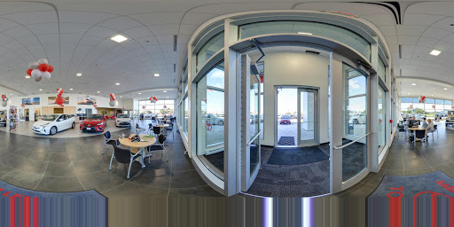 Toyota Dealer «Sam Leman Toyota Bloomington», reviews and photos, 1502 Morrissey Dr, Bloomington, IL 61701, USA