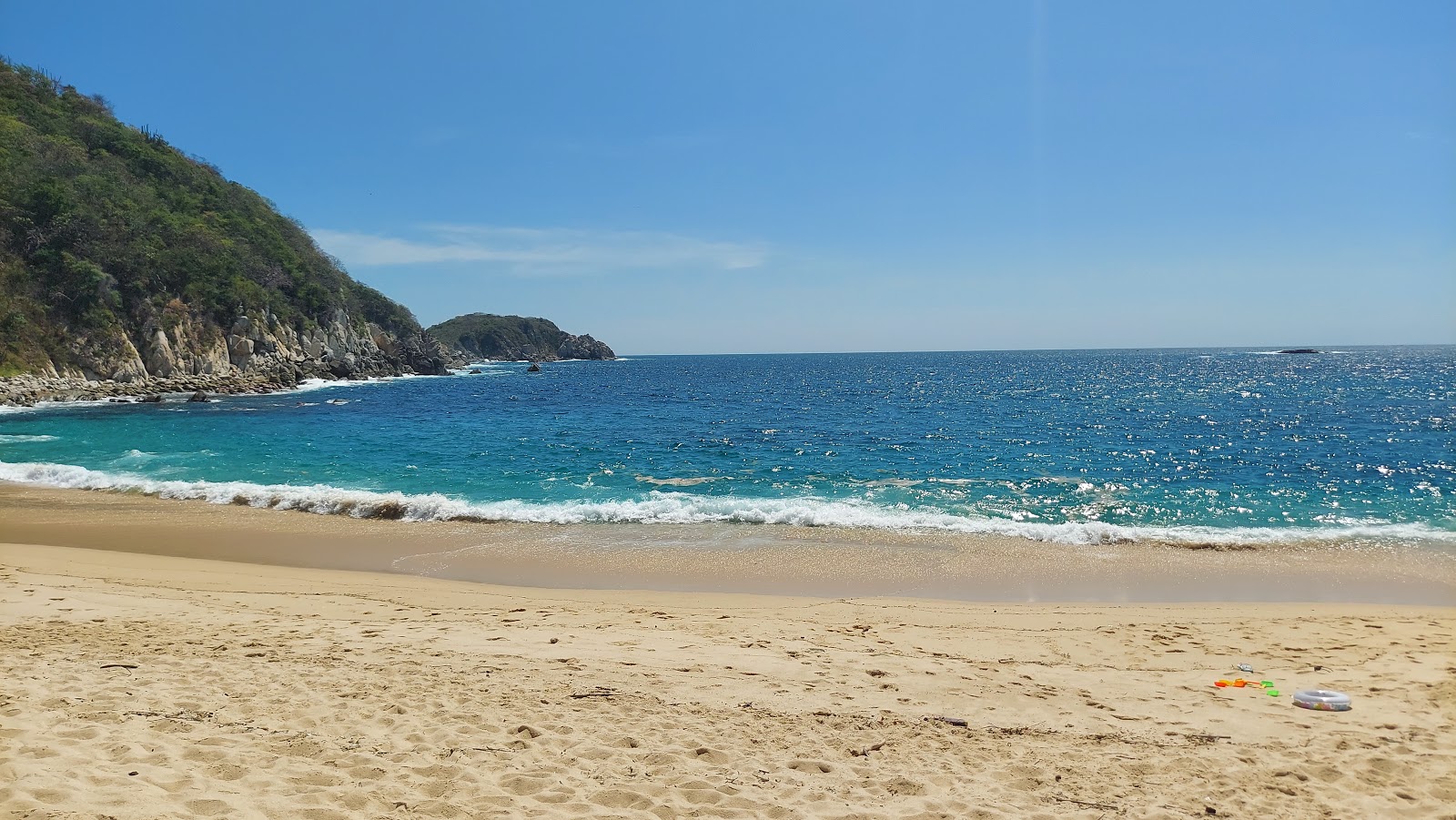 Photo of Tejon beach with small bay