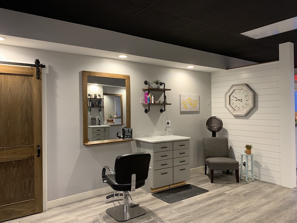 Local Roots Salon 44875