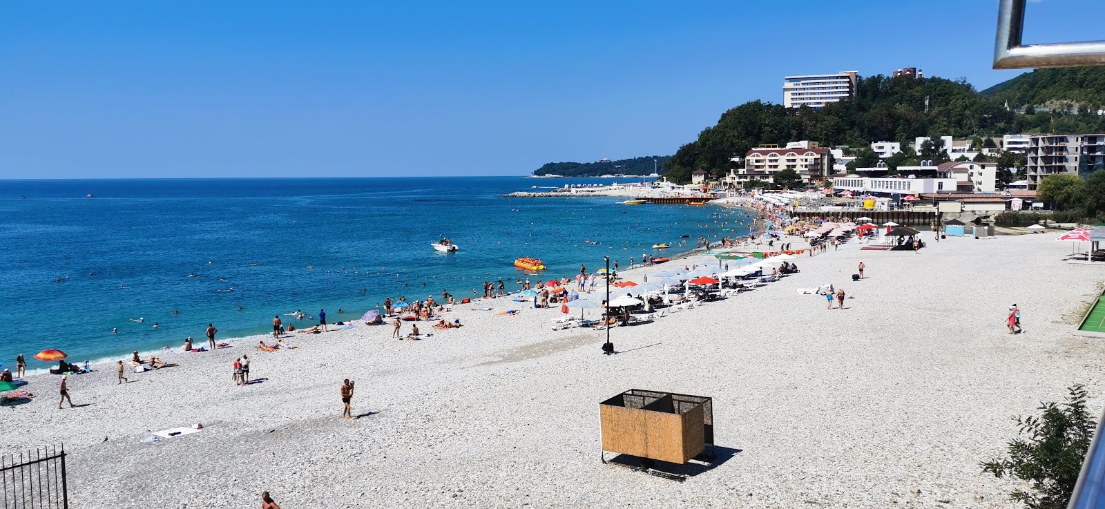 Foto af Nebug beach med høj niveau af renlighed