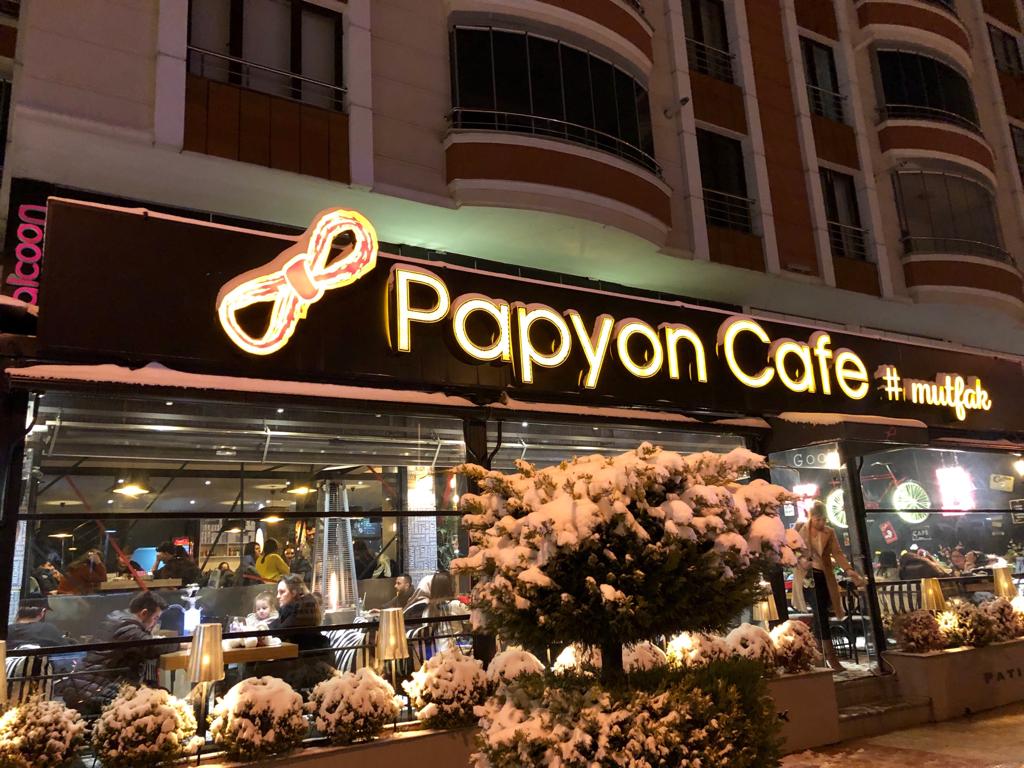 Papyon cafe
