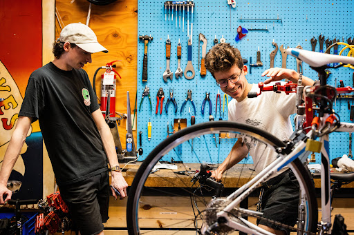 Bicycle Store «Montlake Bicycle Shop», reviews and photos, 2223 24th Ave E, Seattle, WA 98112, USA